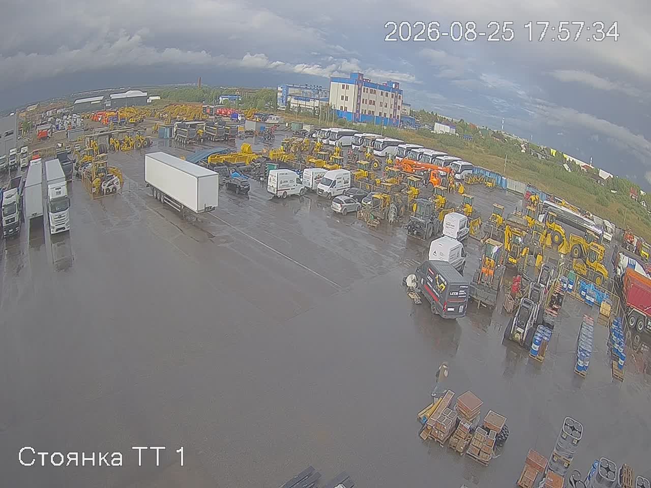 Online view of a construction site with machinery at work