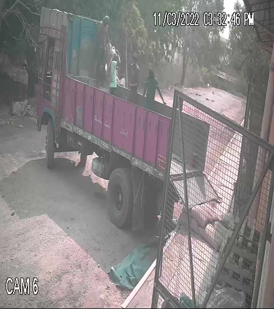 Live view of the intake area at a recycling point